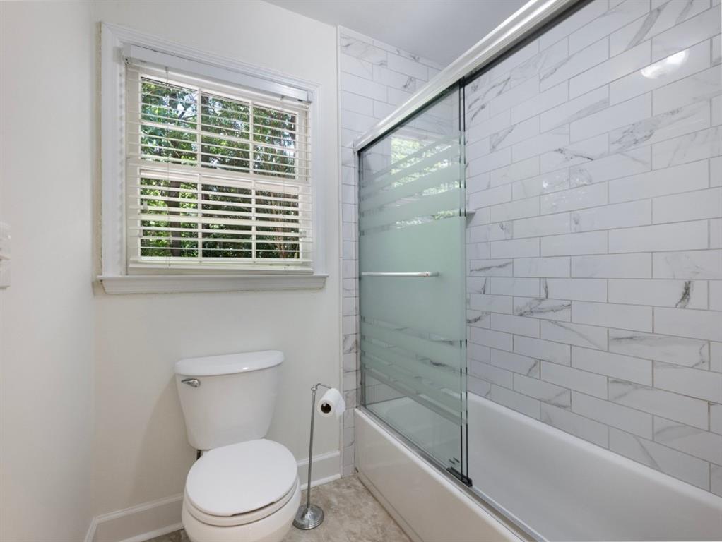 1355 E Rock Springs Road NE