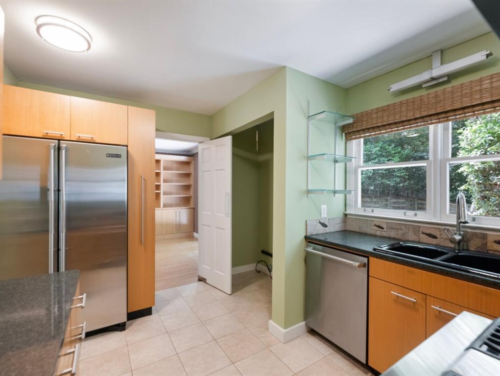 1355 E Rock Springs Road NE