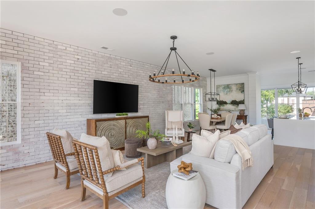 100 Villa Magnolia Lane