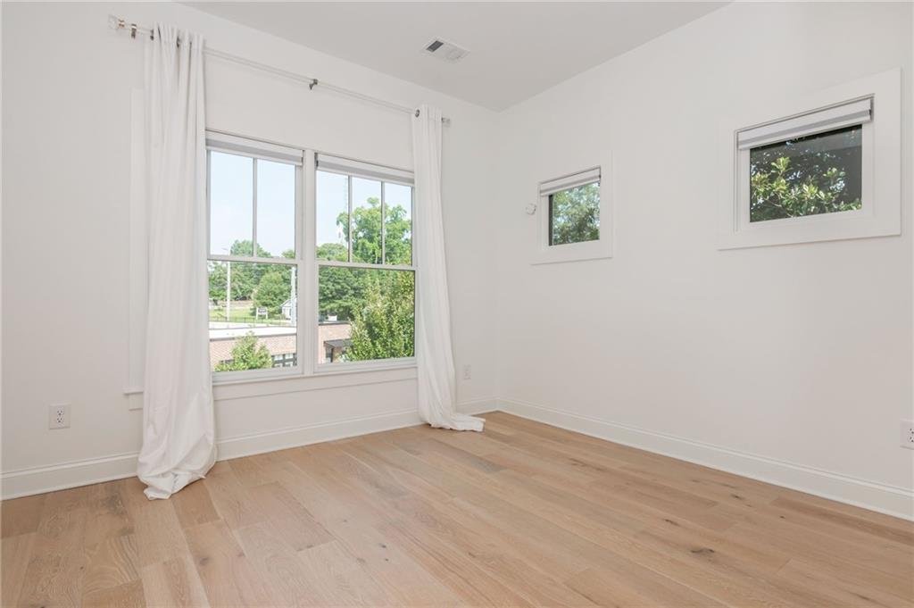 100 Villa Magnolia Lane