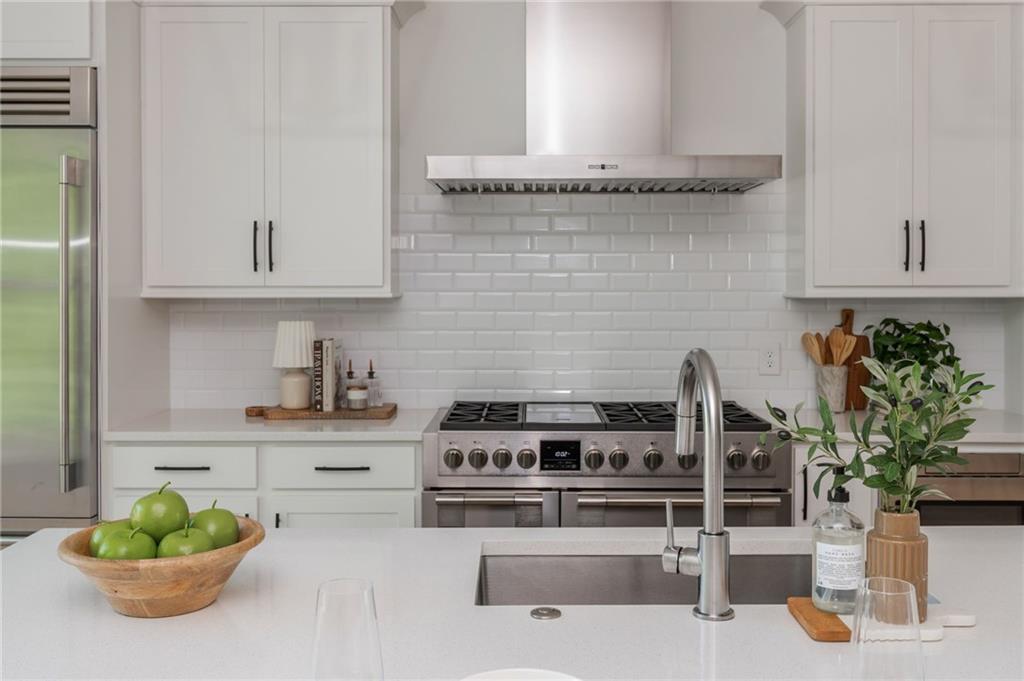 100 Villa Magnolia Lane