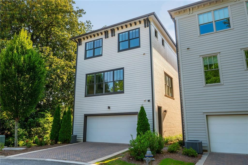 100 Villa Magnolia Lane