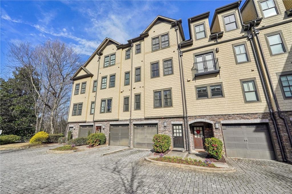 255 Southerland Terrace NE Unit 207