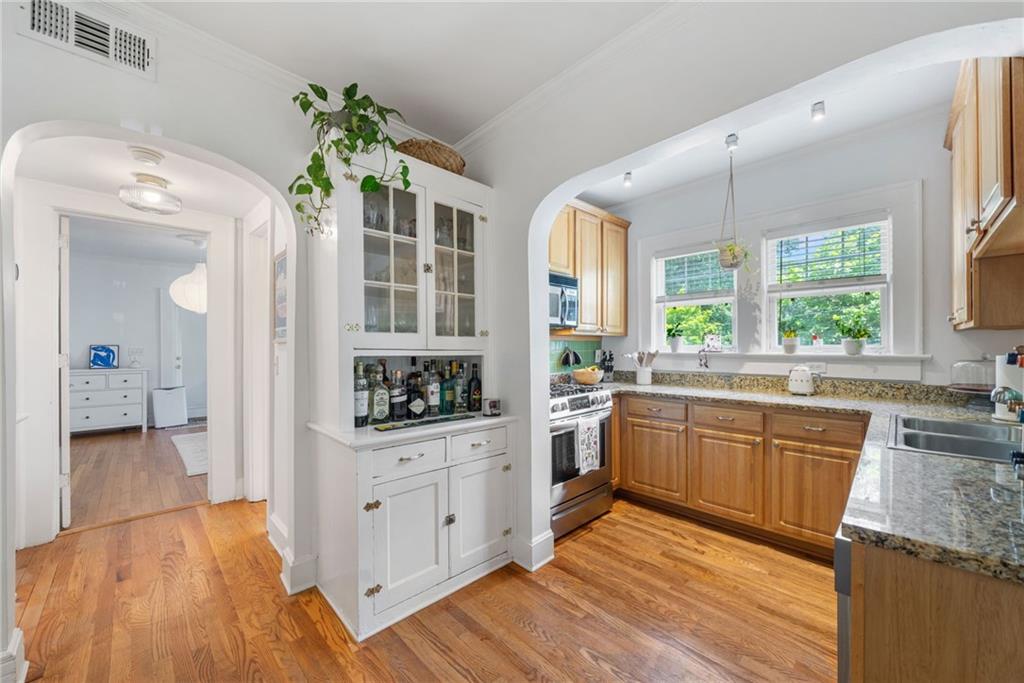 830 Barnett Street NE Unit 2
