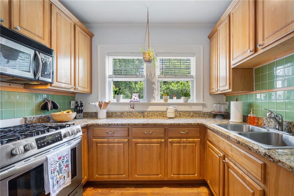830 Barnett Street NE Unit 2