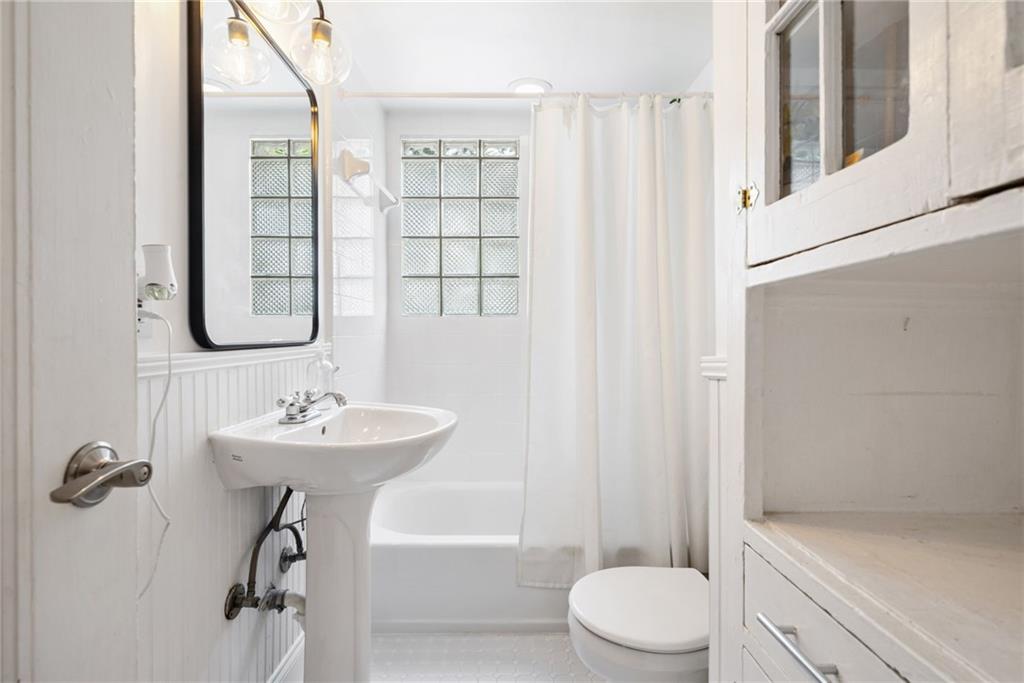 830 Barnett Street NE Unit 2