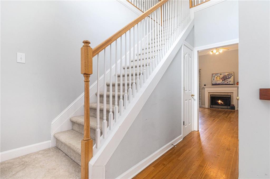 1469 Crescent Walk