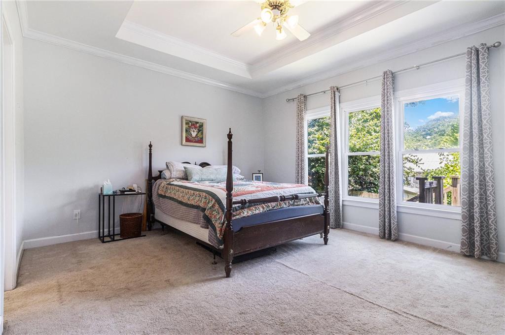 1469 Crescent Walk