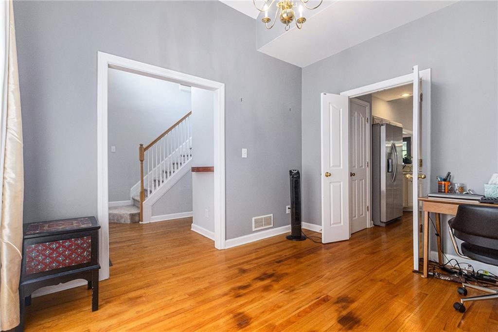 1469 Crescent Walk
