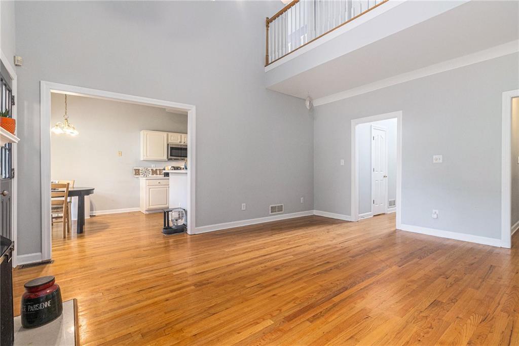 1469 Crescent Walk