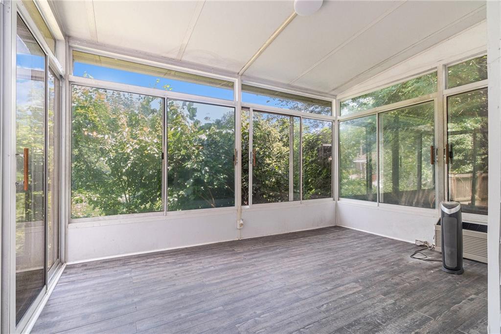 1469 Crescent Walk