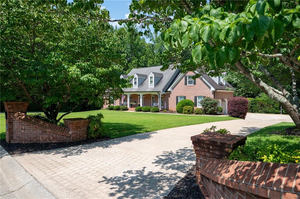 1642 Reflections Trail