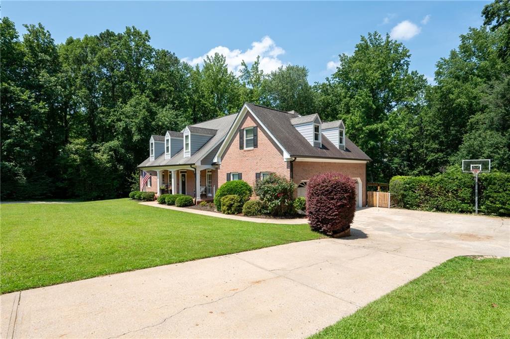 1642 Reflections Trail