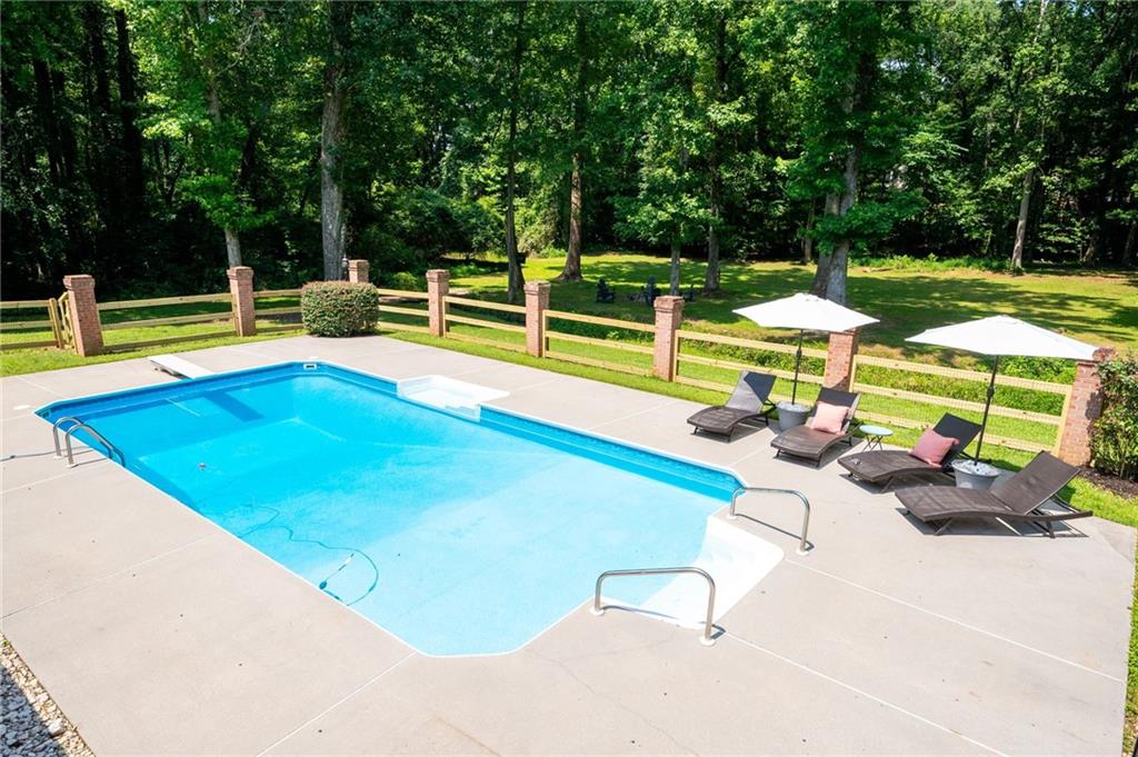 1642 Reflections Trail