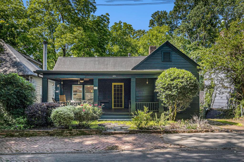 401 Cherokee Place SE