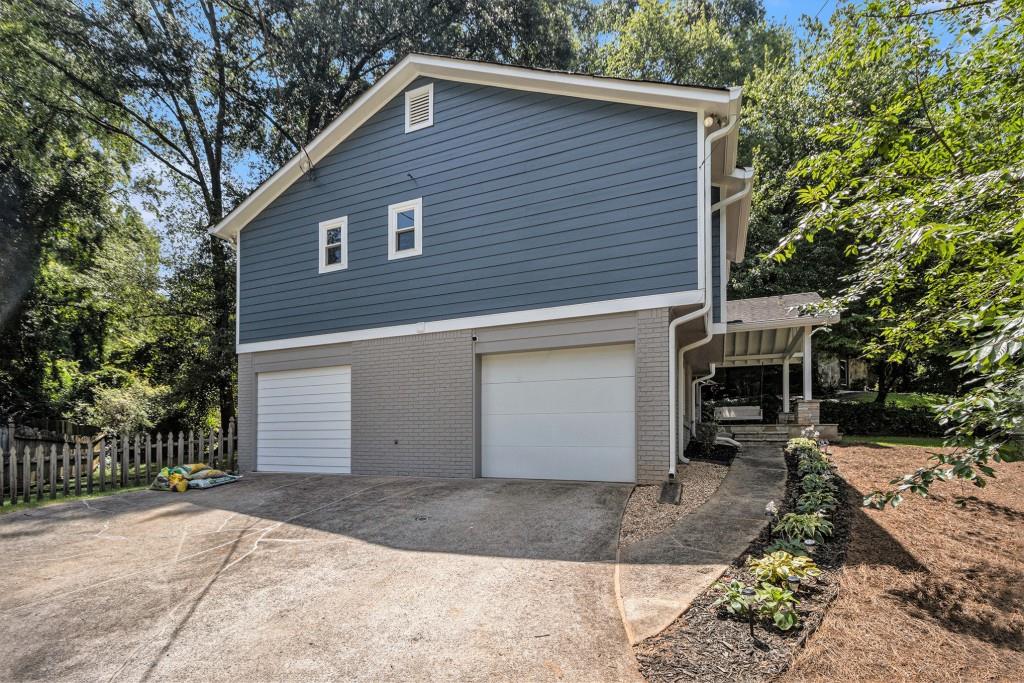 1621 Northlake Springs Court