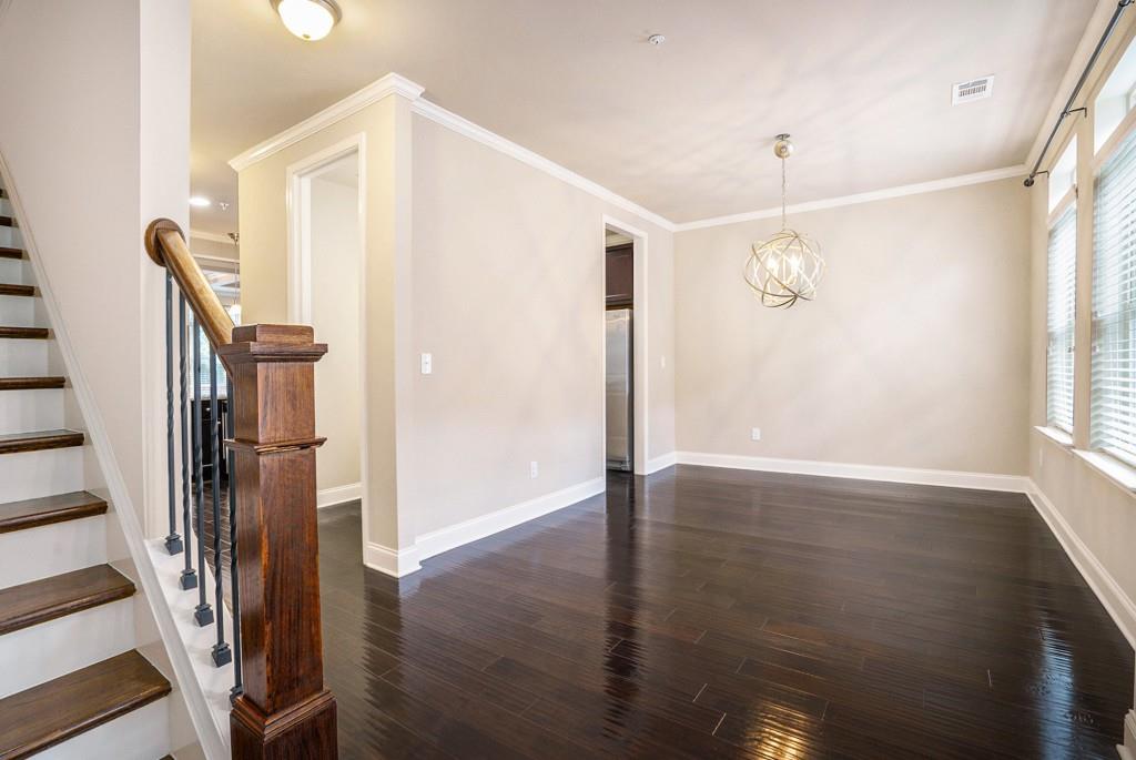 612 Luckett Court