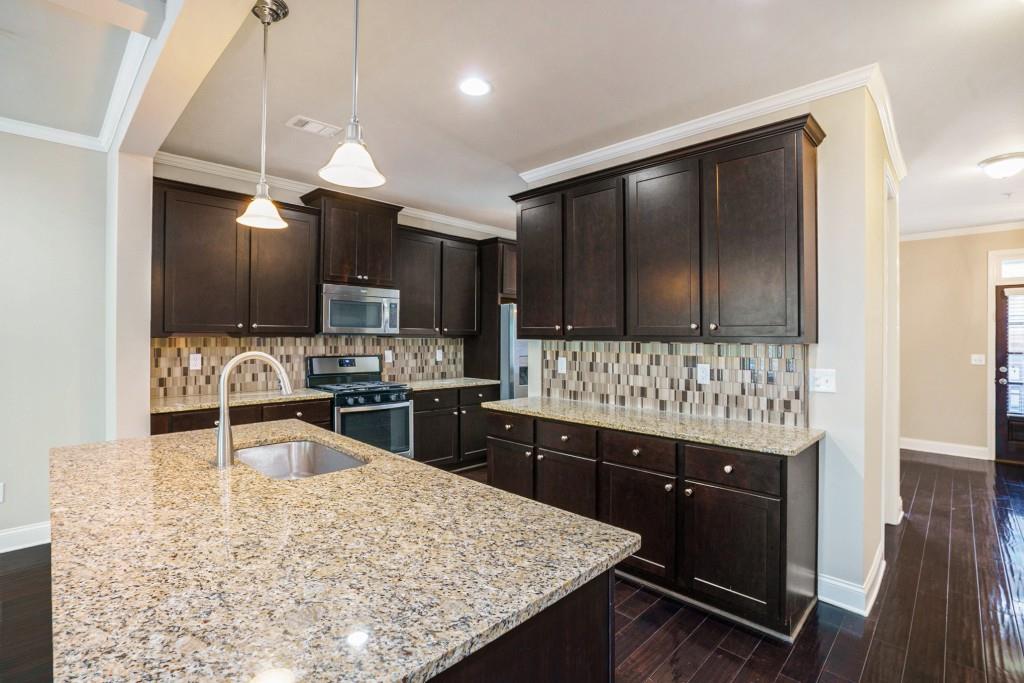612 Luckett Court