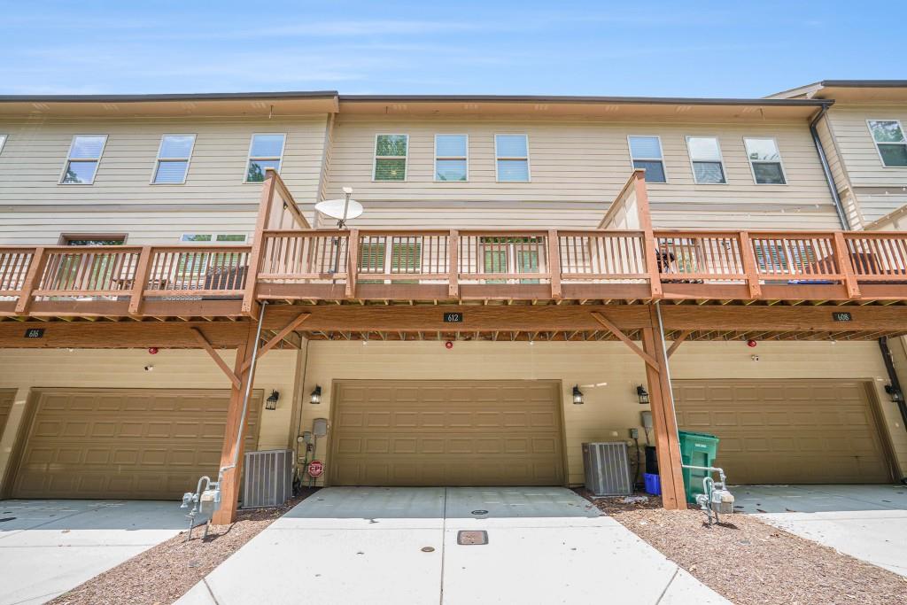 612 Luckett Court