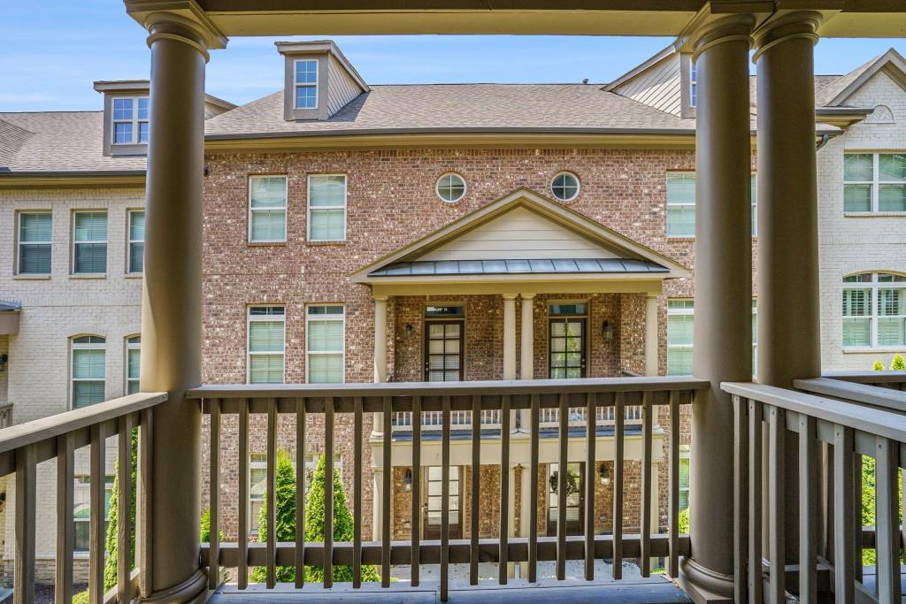 612 Luckett Court