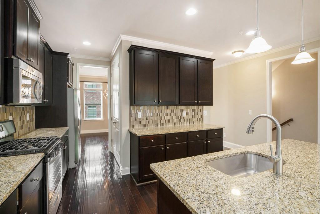 612 Luckett Court