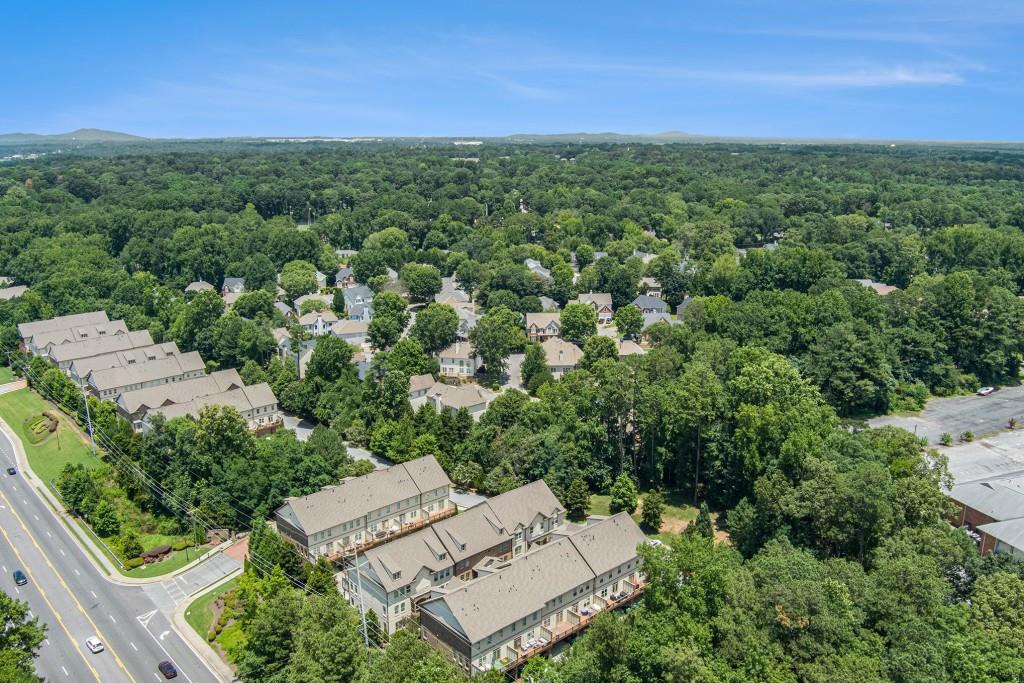 612 Luckett Court