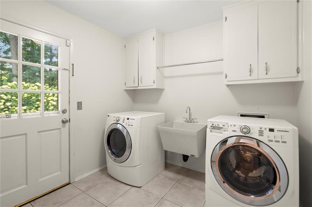 1408 Vernon Ridge Close