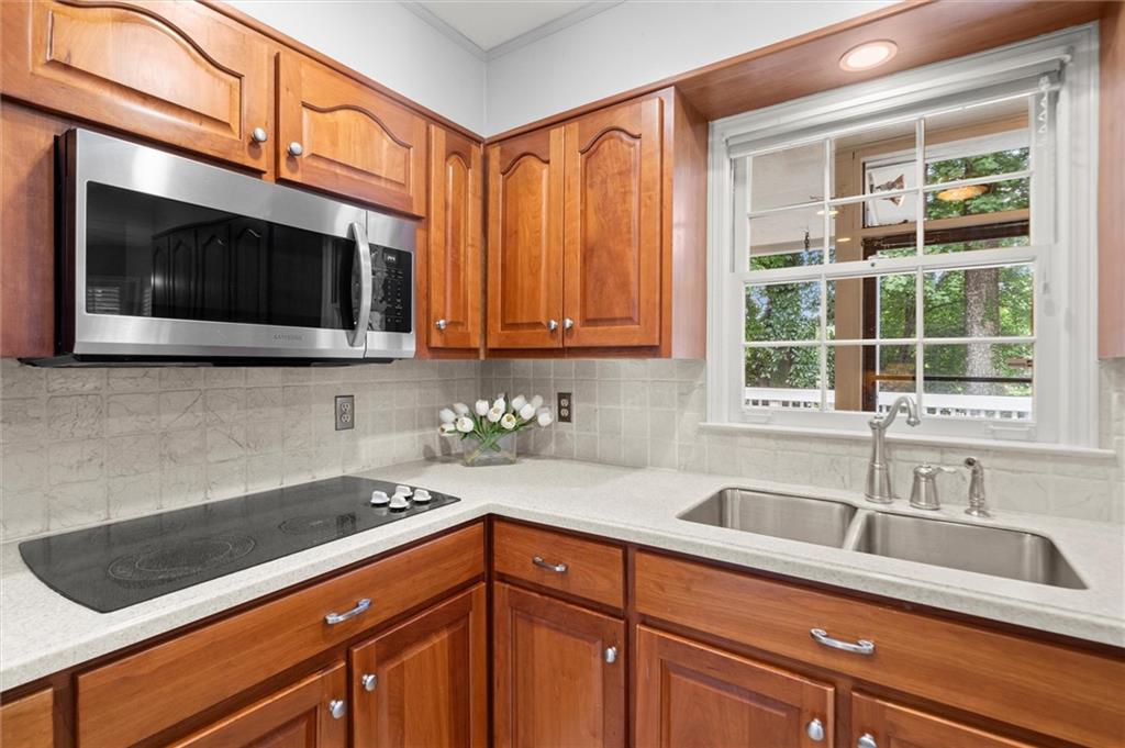 1408 Vernon Ridge Close