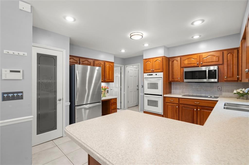 1408 Vernon Ridge Close