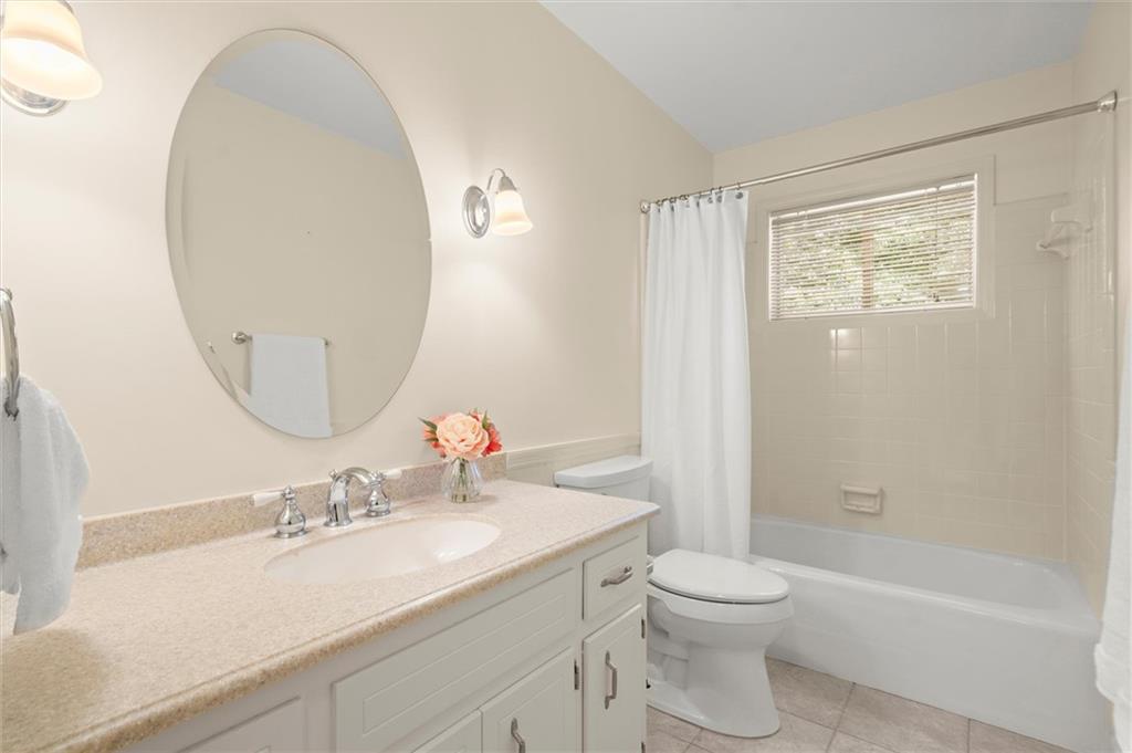 1408 Vernon Ridge Close