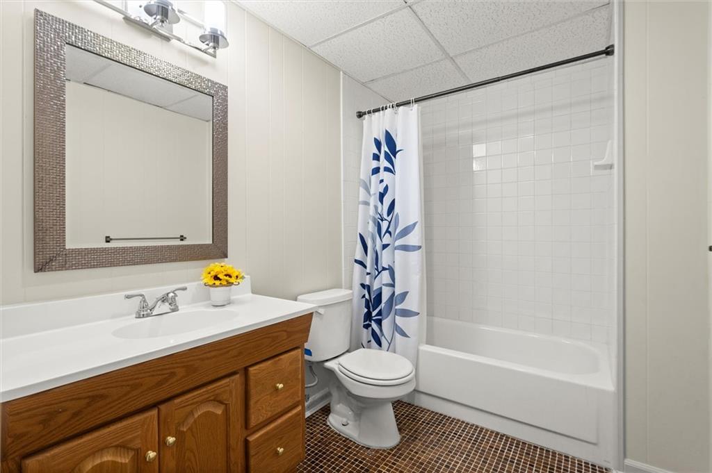 1408 Vernon Ridge Close