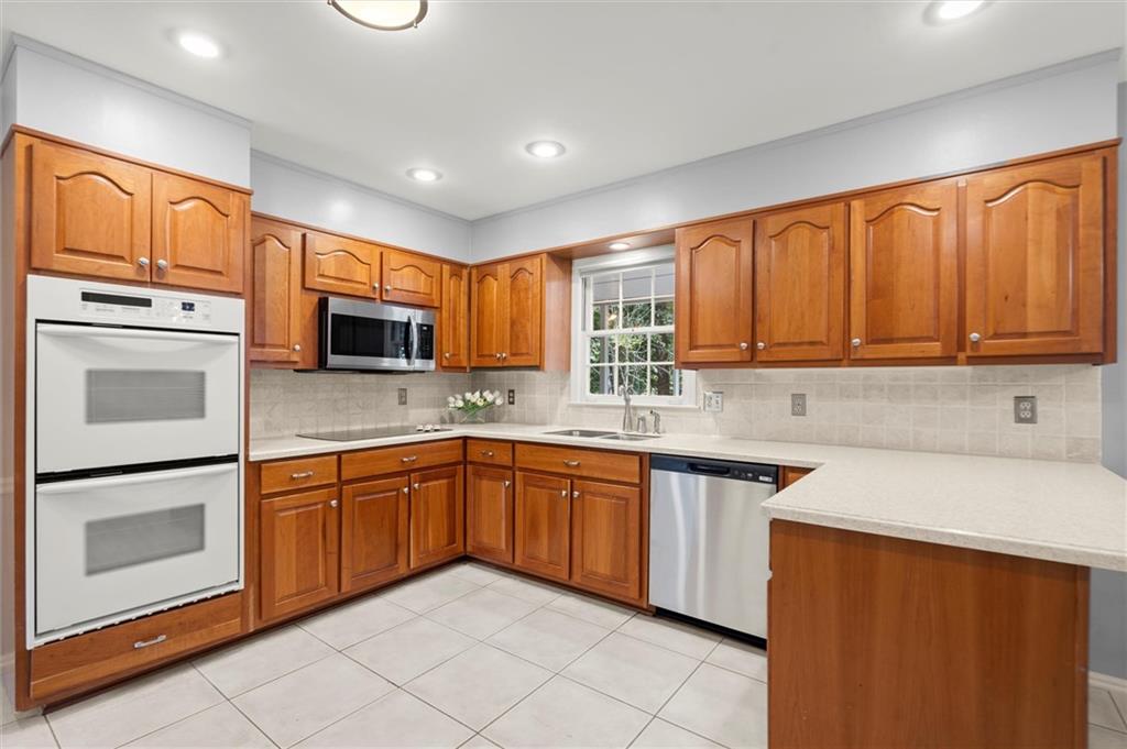 1408 Vernon Ridge Close