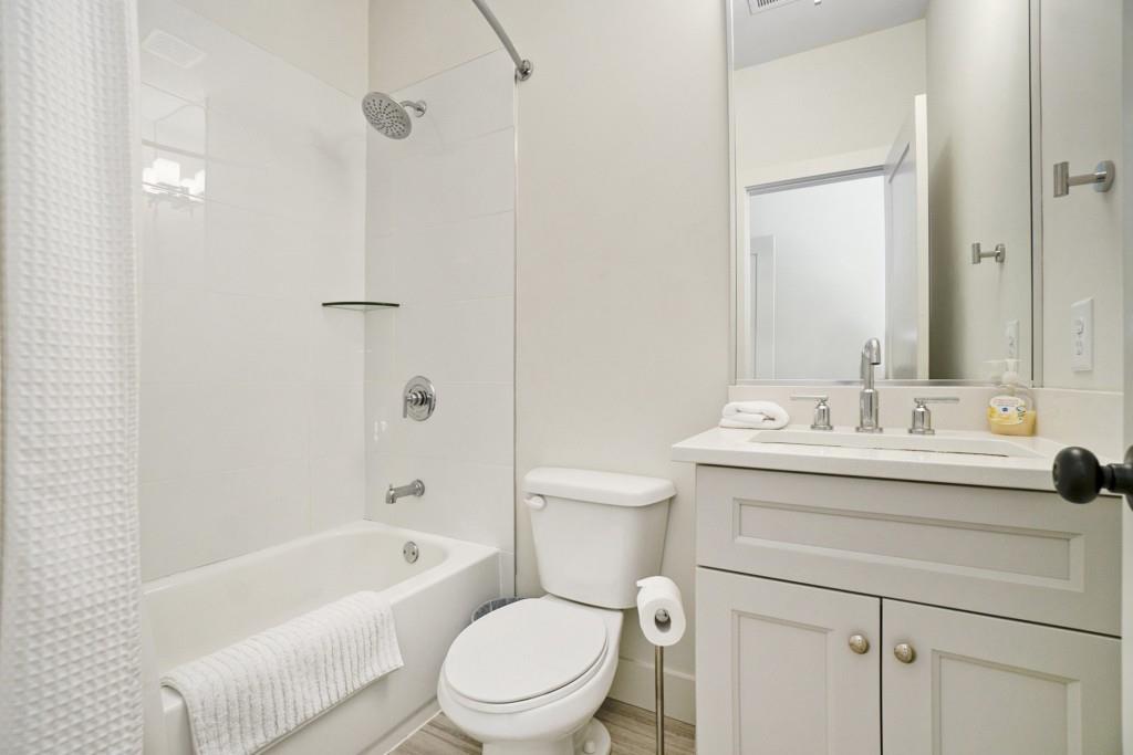 1350 May Avenue SE Unit 4