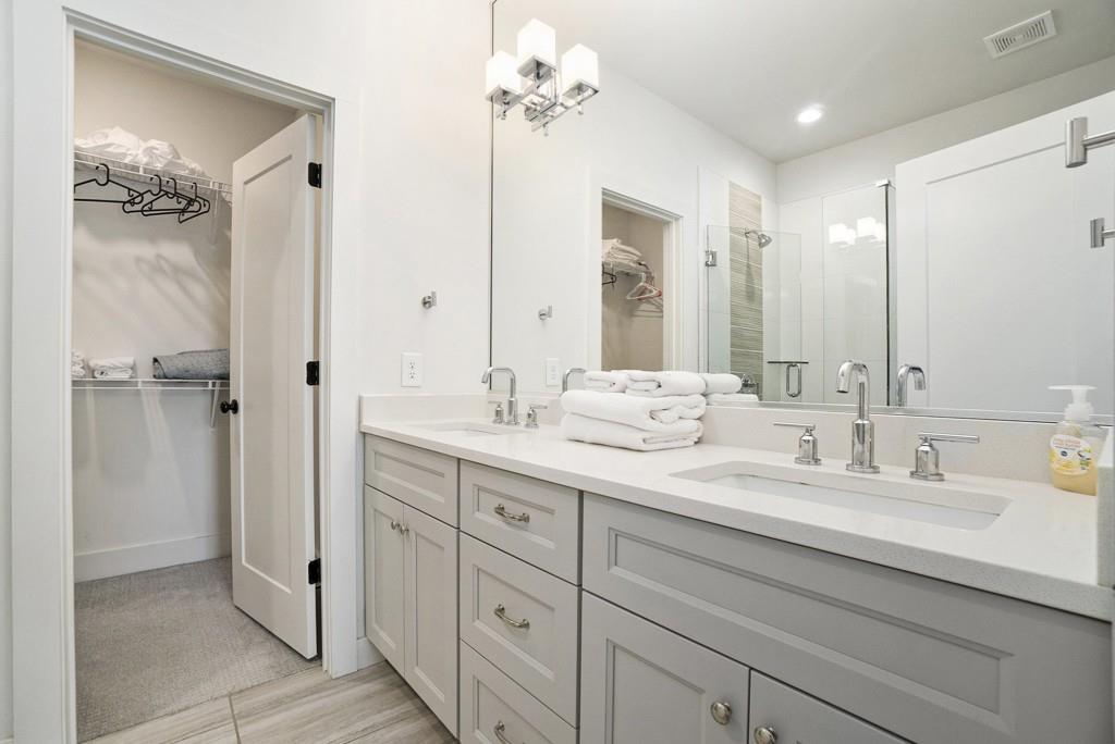 1350 May Avenue SE Unit 4