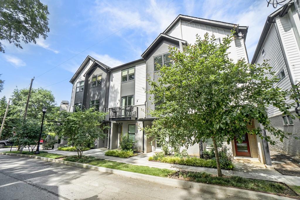 1350 May Avenue SE Unit 4