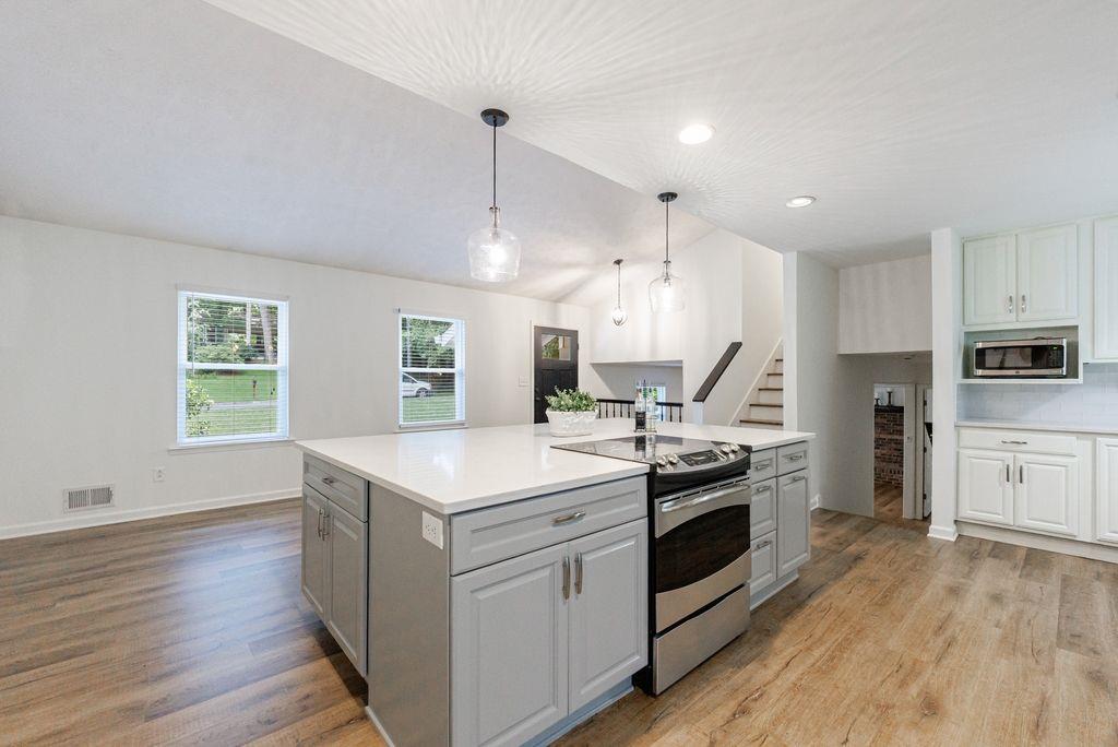 155 Moonshadow Court