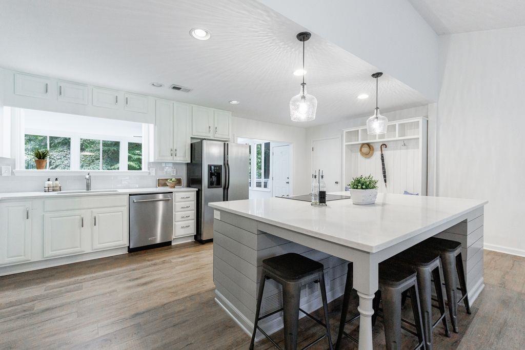 155 Moonshadow Court