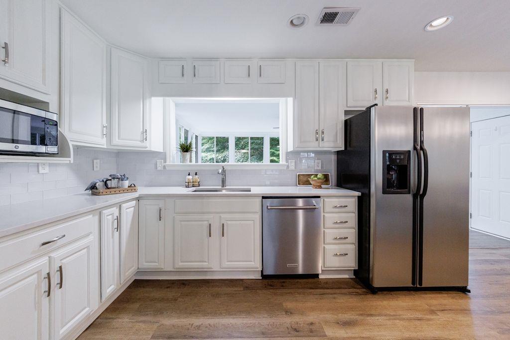 155 Moonshadow Court