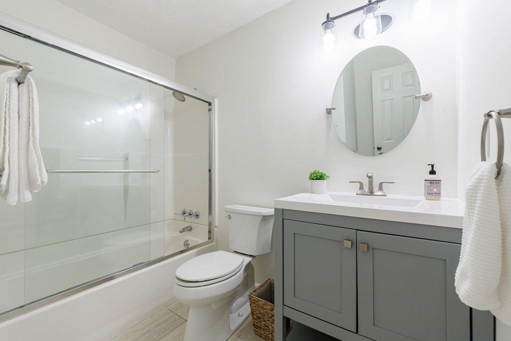 155 Moonshadow Court