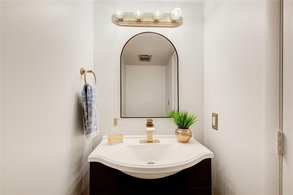 3723 Stonewall Circle SE