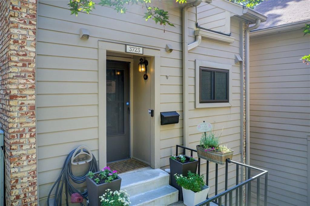 3723 Stonewall Circle SE