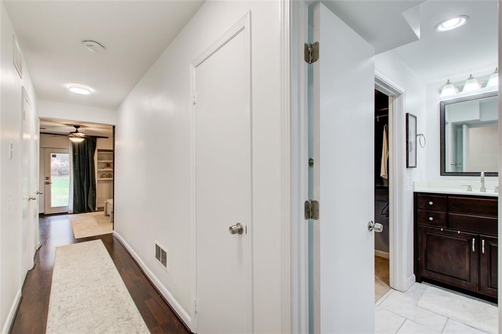 3723 Stonewall Circle SE