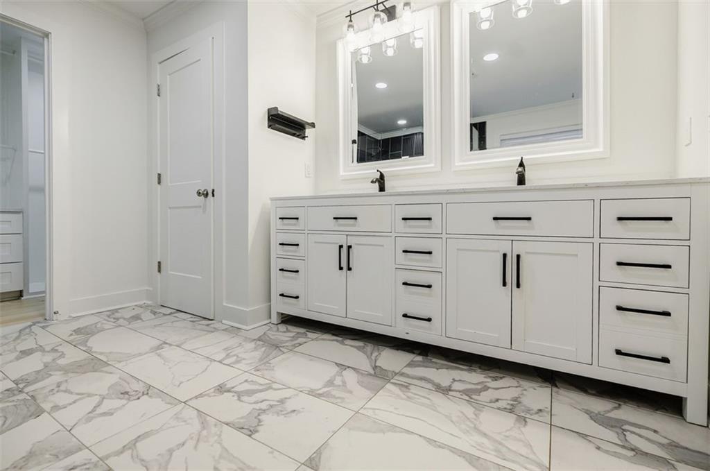 175 Douglas Street SE