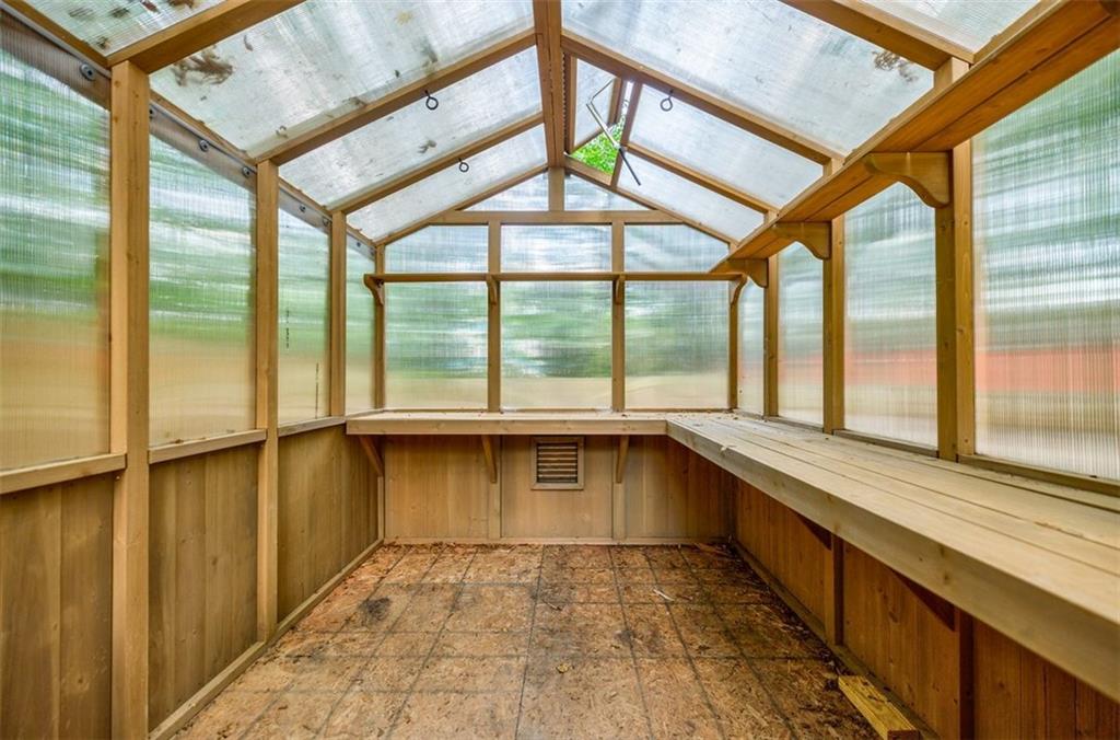 175 Douglas Street SE