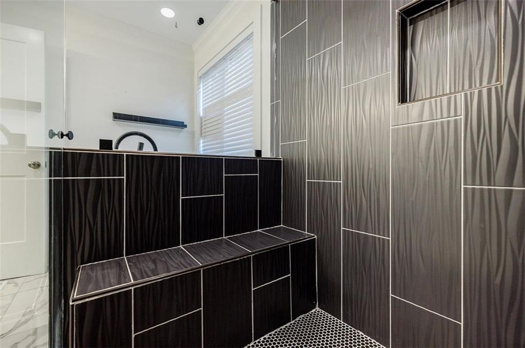 175 Douglas Street SE