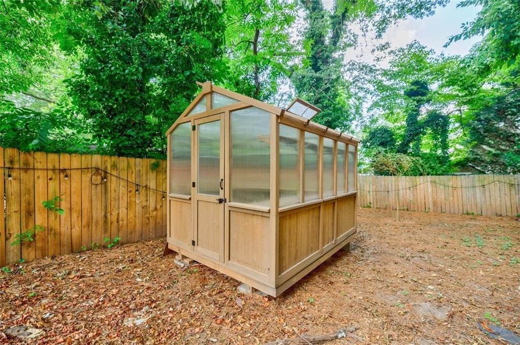 175 Douglas Street SE