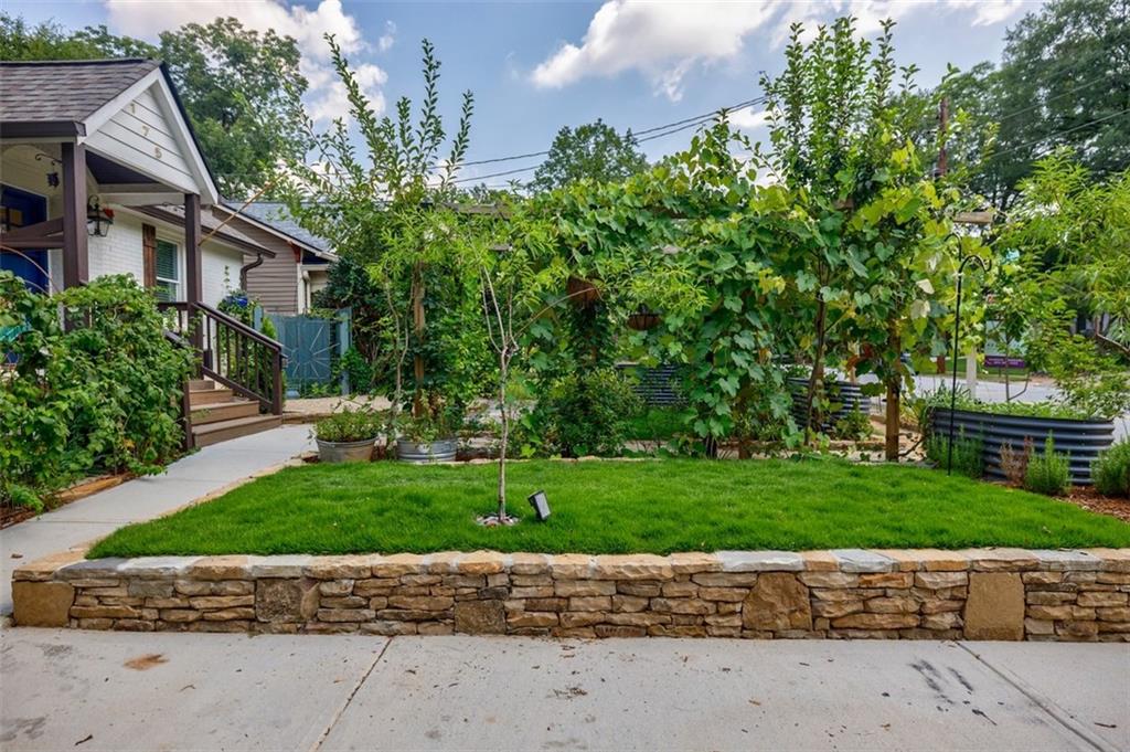 175 Douglas Street SE