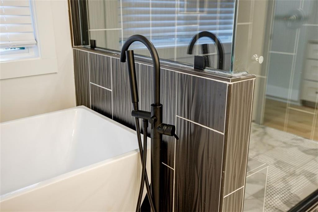 175 Douglas Street SE