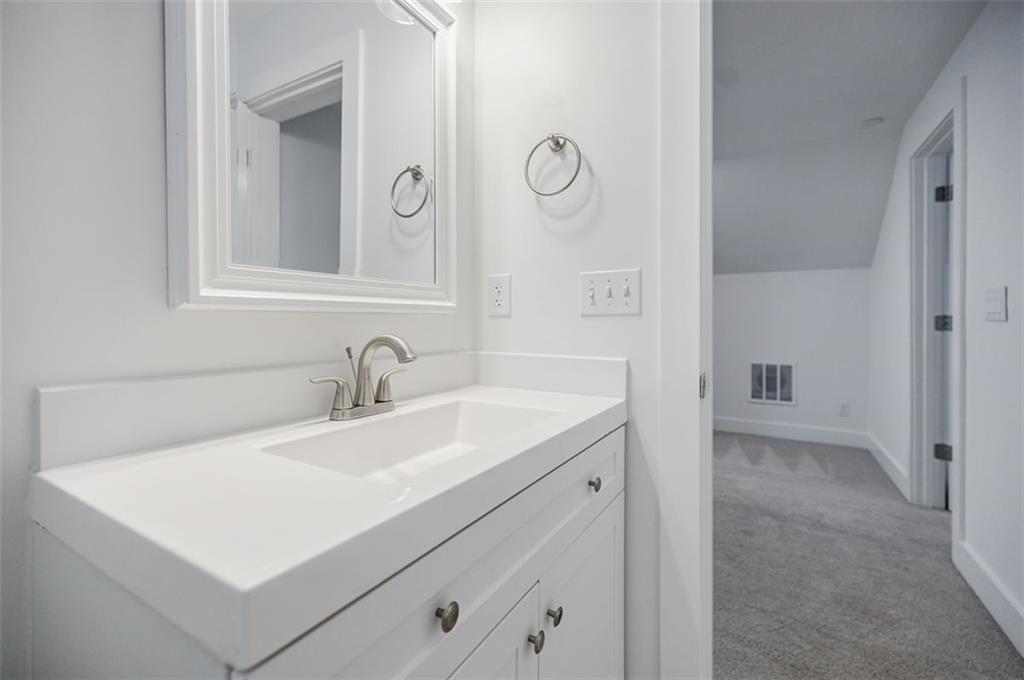 175 Douglas Street SE