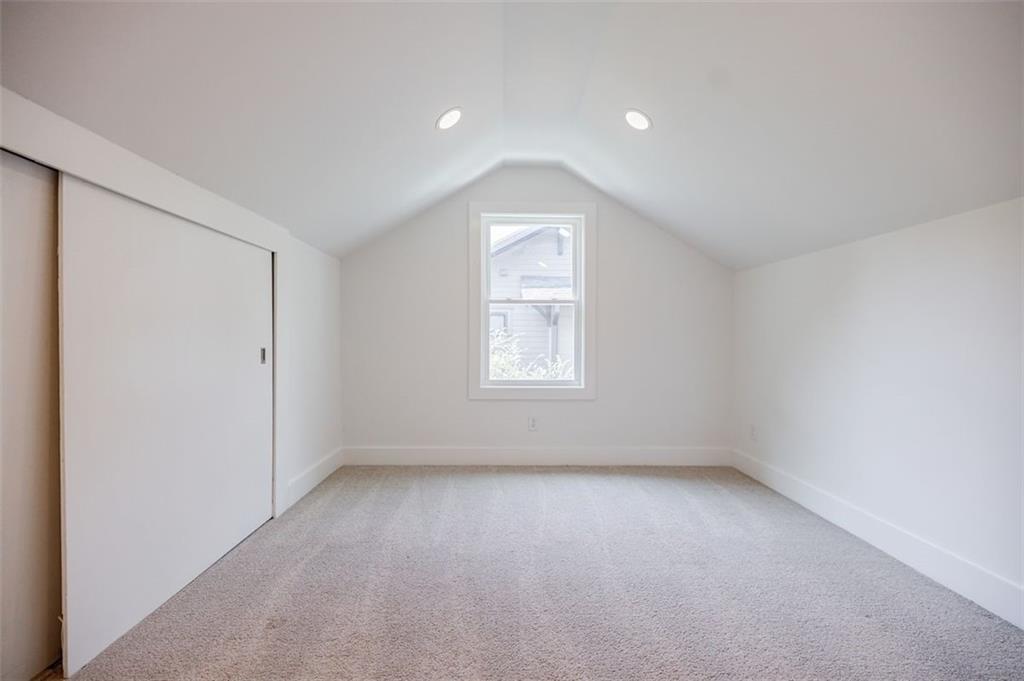 175 Douglas Street SE